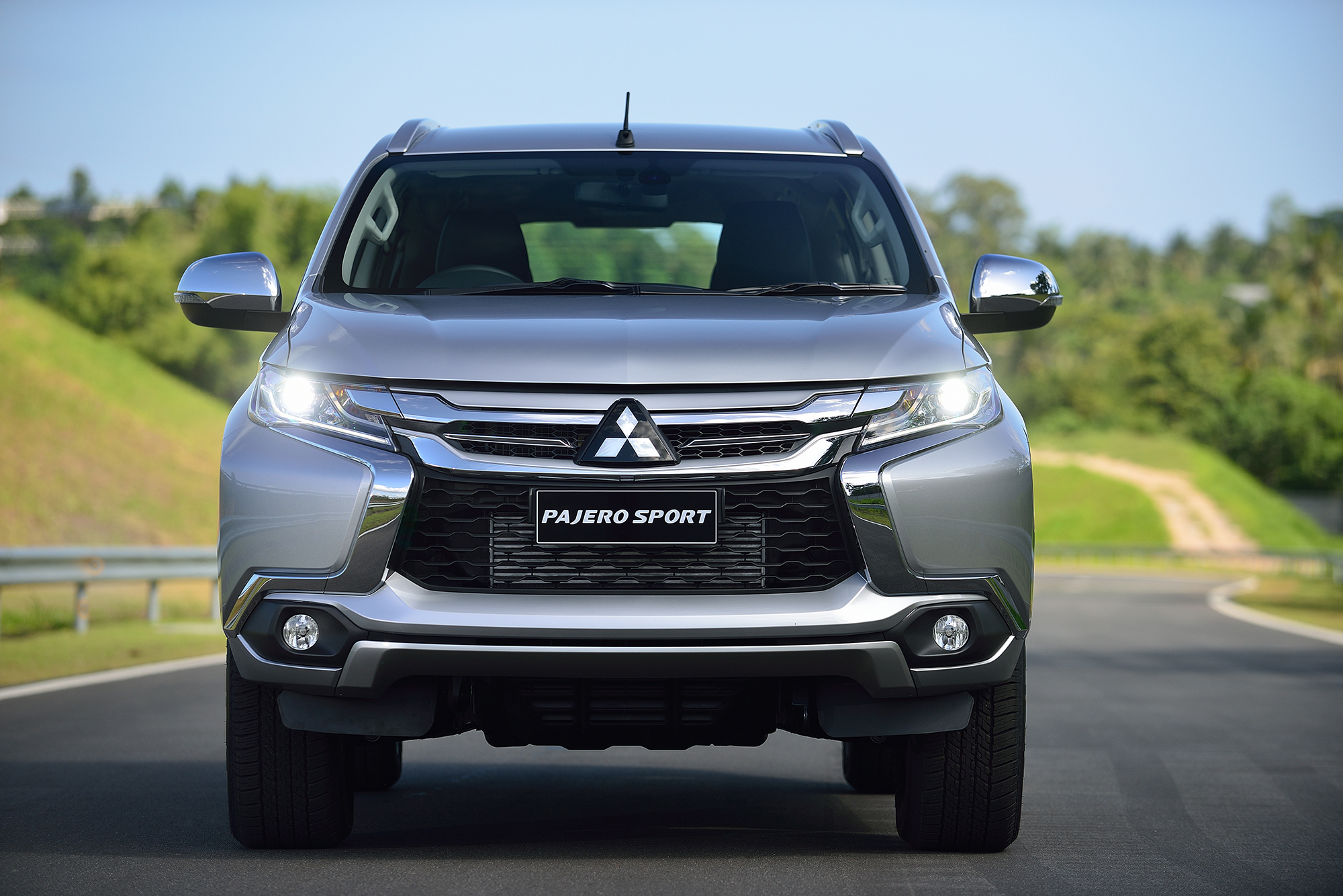 Новый mitsubishi pajero sport