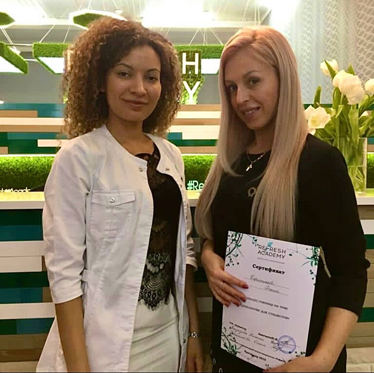 Технолог, колорист студии дизайна волос Miracle г. Сочи - Диана Паникаровская.