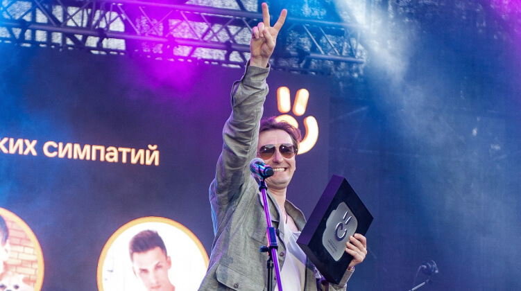 Актёр Сергей Безруков получил приз зрительских симпатий премии «VK Клипов»