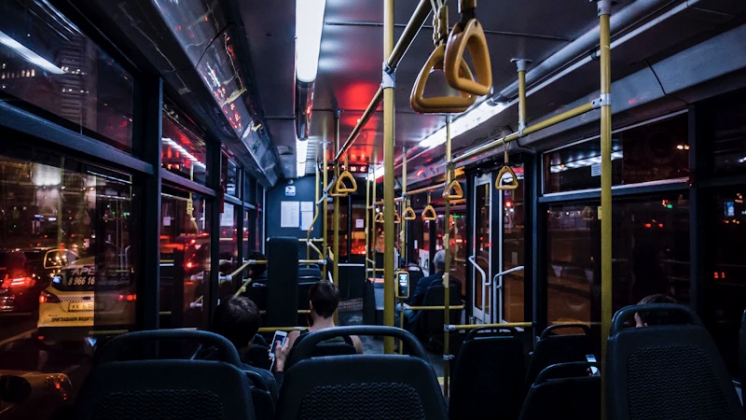 «Мострансавто» проведёт аукцион на право размещать рекламу в автобусах